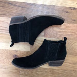 Steve Madden black suede booties 8